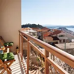 Lägenhet Summer Breeze - Quiet Place With A Spectacular View And A Garden *