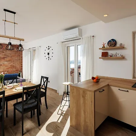 Summer Breeze - Quiet Place With A Spectacular View And A Garden Apartament Szybenik