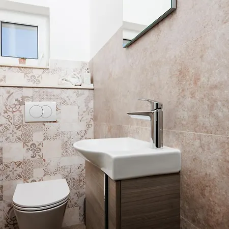 Summer Breeze - Quiet Place With A Spectacular View And A Garden