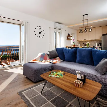 Summer Breeze - Quiet Place With A Spectacular View And A Garden