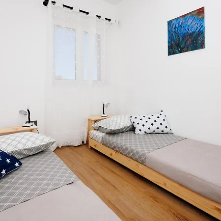 Apartment Summer Breeze - Quiet Place With A Spectacular View And A Garden *