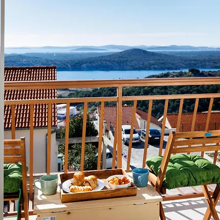 Apartment Summer Breeze - Quiet Place With A Spectacular View And A Garden