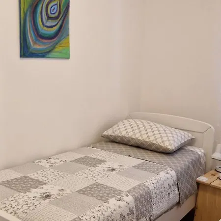 Summer Breeze - Quiet Place With A Spectacular View And A Garden Apartment