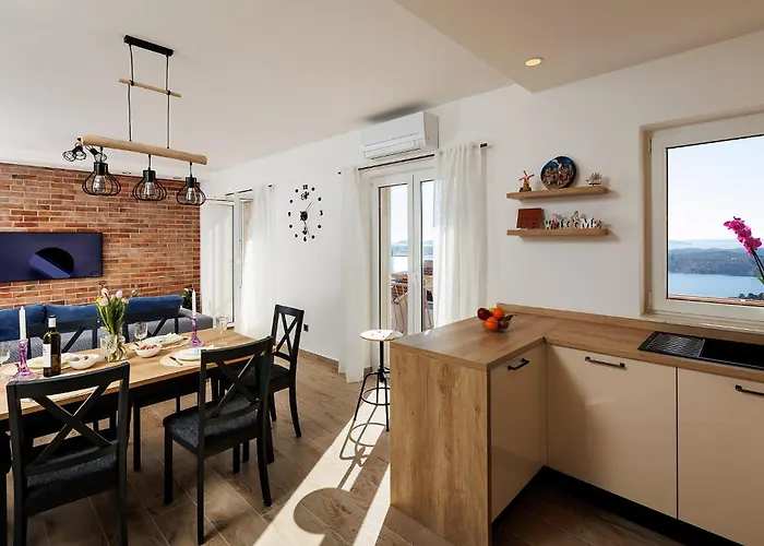 Summer Breeze - Quiet Place With A Spectacular View And A Garden Apartman Sibenik