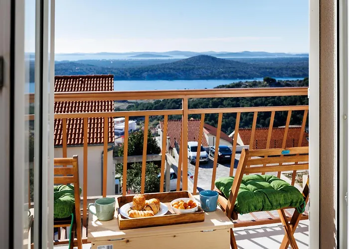Apartman Summer Breeze - Quiet Place With A Spectacular View And A Garden
