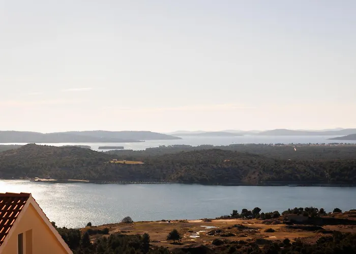 Summer Breeze - Quiet Place With A Spectacular View And A Garden * Šibenik