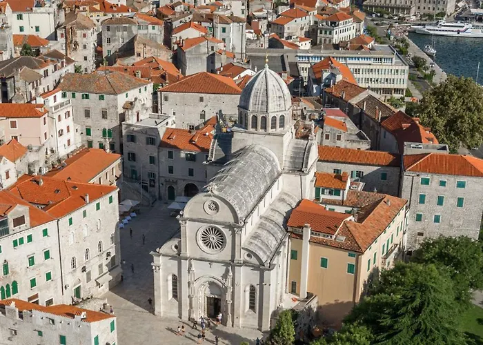 Apartman Summer Breeze - Quiet Place With A Spectacular View And A Garden Sibenik